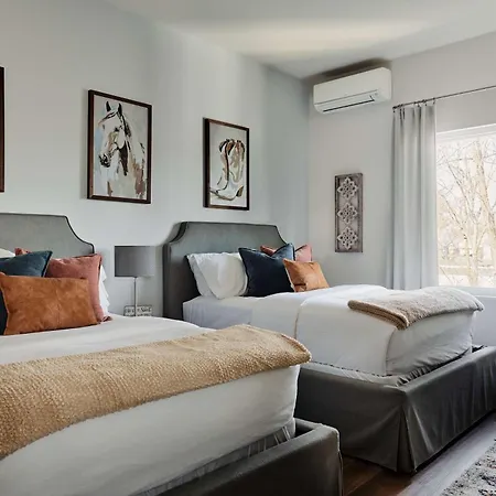 Nashville Home With Rooftop Lounge